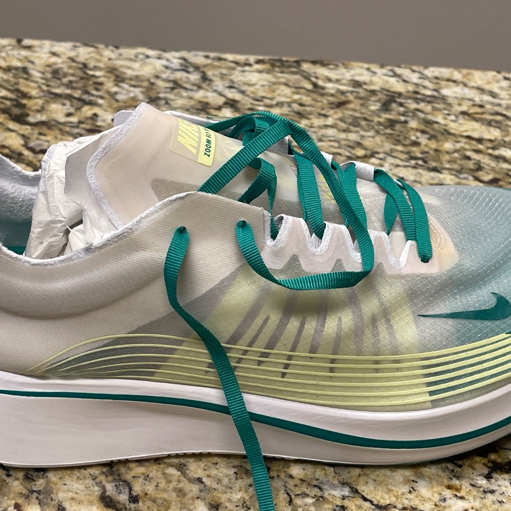 Nikelab Zoom Fly SP  NEW